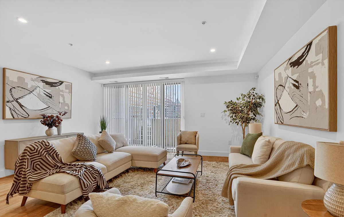 1125 Morse St NE #1 living room